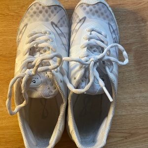 Nfinity vengeance cheer shoe size 6.5